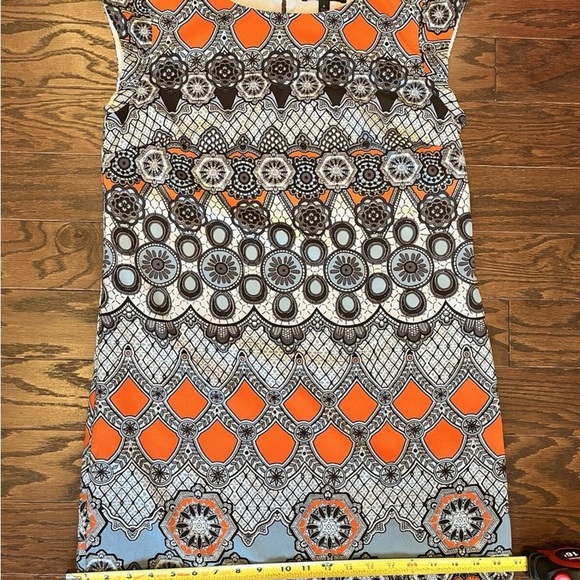 BANANA REPUBLIC Dress size 6 Geometric Patterned Shift Dress in Orange and Black - Picture 8 of 14